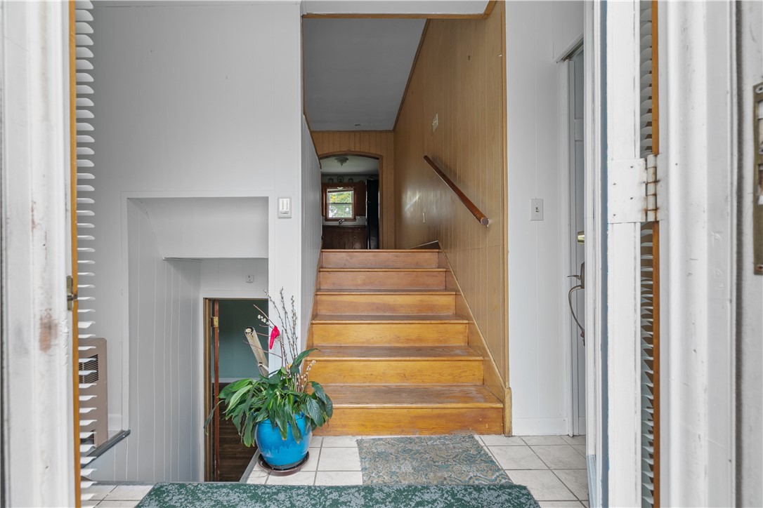 75 Montgomery Street Tiverton, RI 02878 - Photo 13 of 49