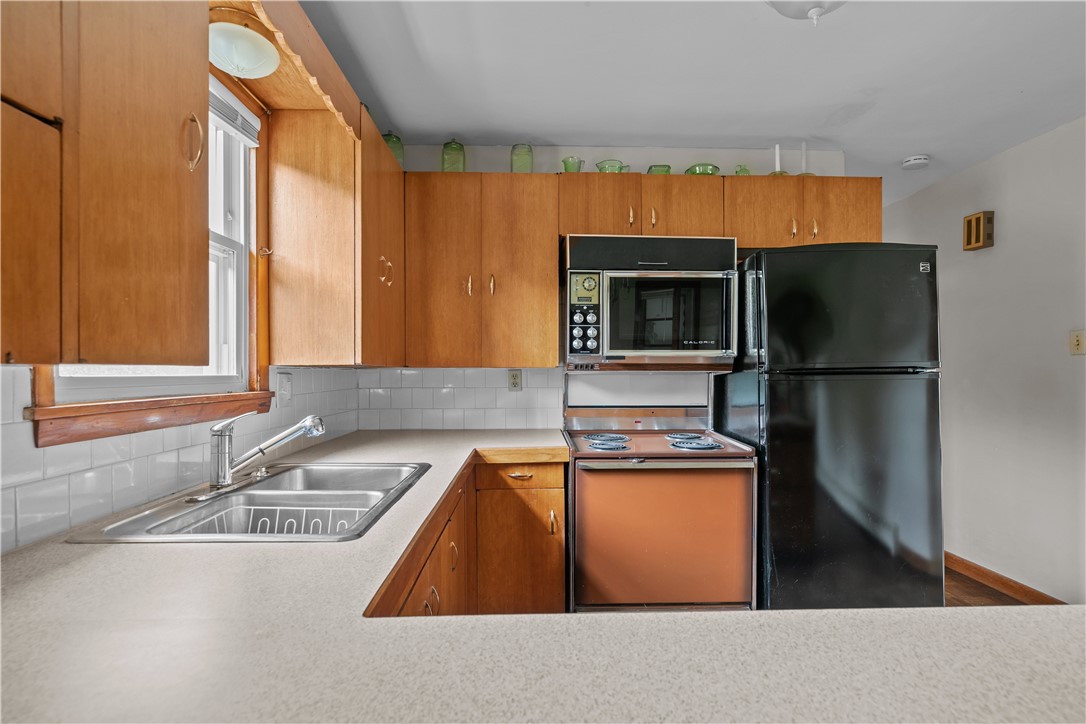 75 Montgomery Street Tiverton, RI 02878 - Photo 22 of 49