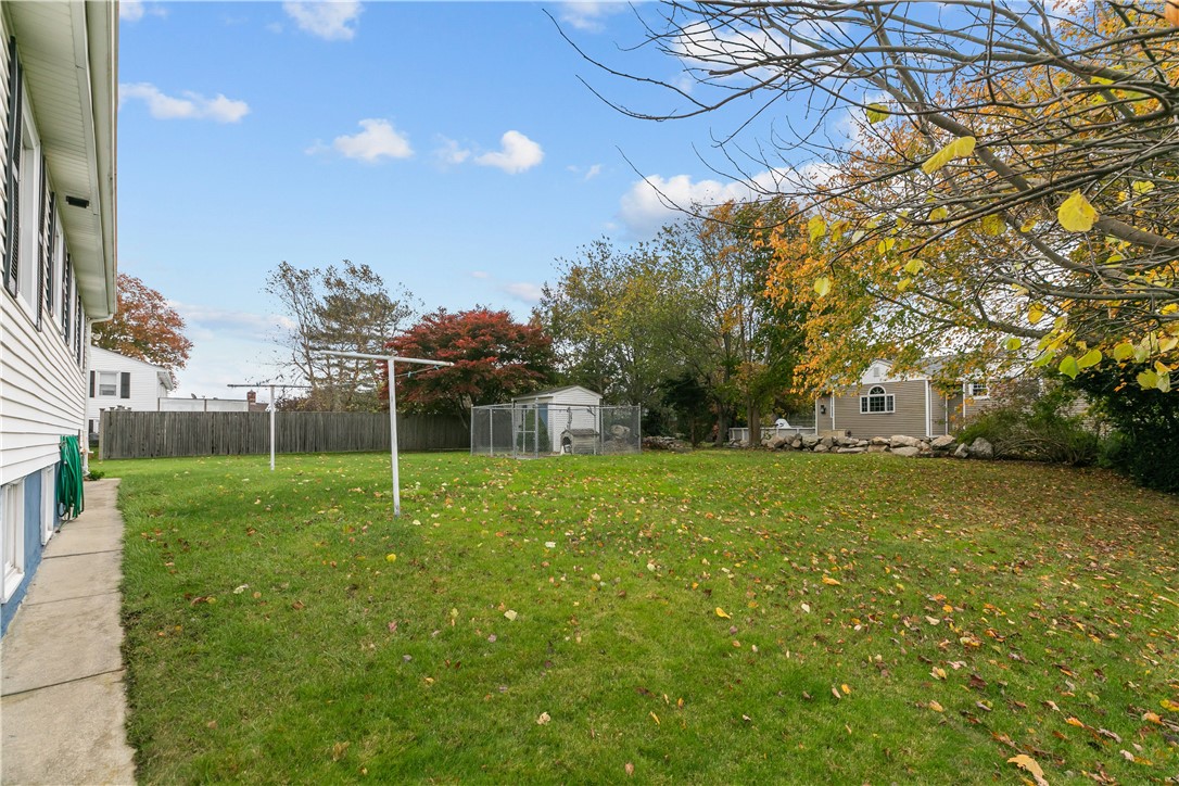 75 Montgomery Street Tiverton, RI 02878 - Photo 7 of 49