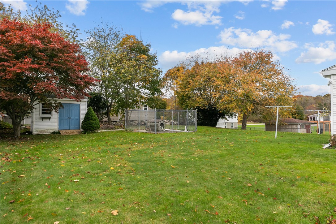 75 Montgomery Street Tiverton, RI 02878 - Photo 10 of 49