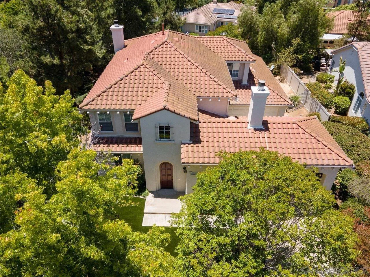 2195 Stone Castle Fallbrook, CA 92028 - Photo 34 of 37 a view of a house with fountain