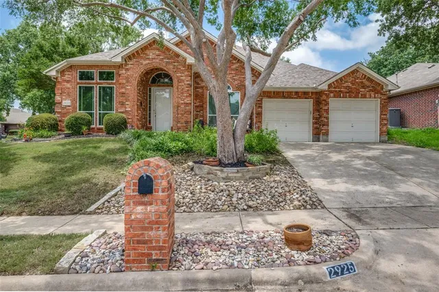 $440,000 | 2925 Custer Drive, Corinth, TX 76210