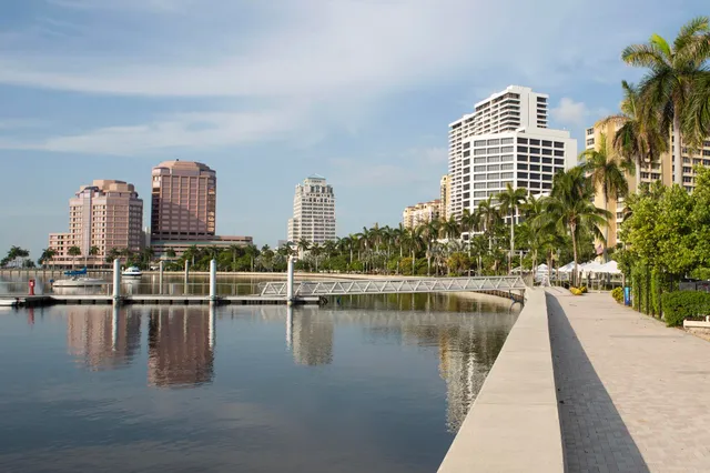 a view of ocean and city view