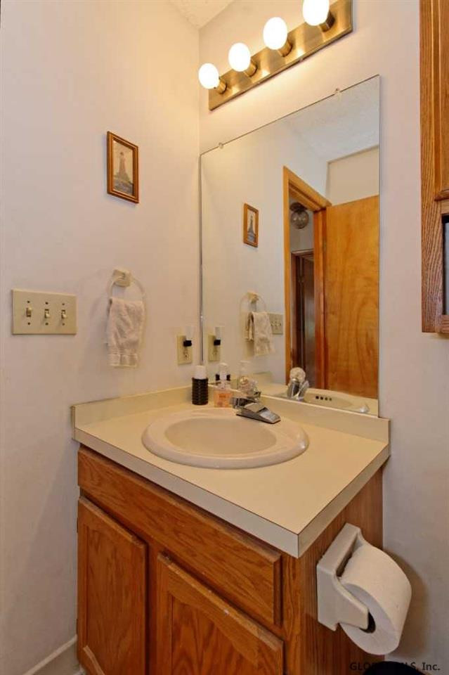 77 Harvard Road Colonie, NY 12189 - Photo 20 of 25 Photo 20