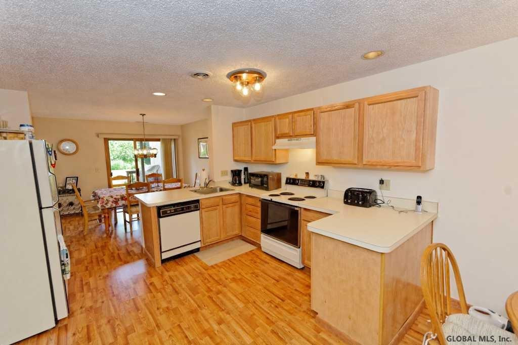 77 Harvard Road Colonie, NY 12189 - Photo 10 of 25 Photo 10