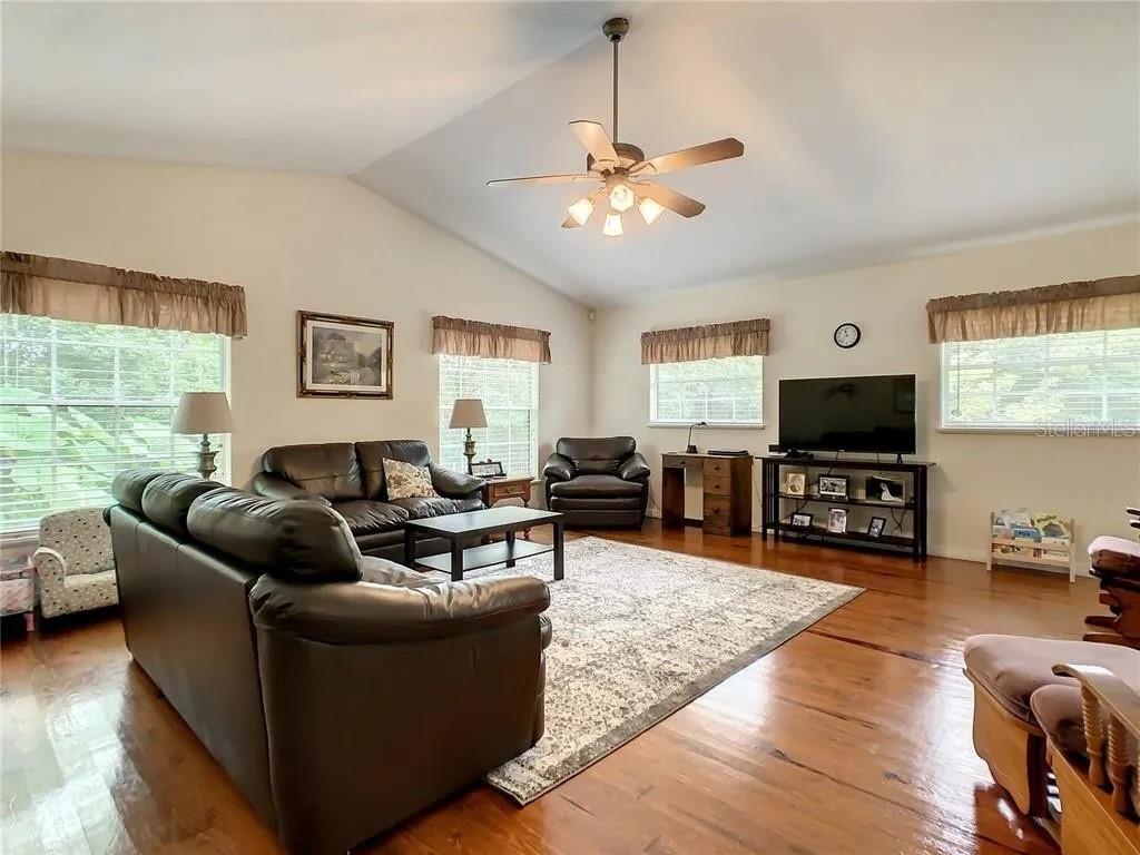 17444 E Road Umatilla, FL 32784 - Photo 11 of 42