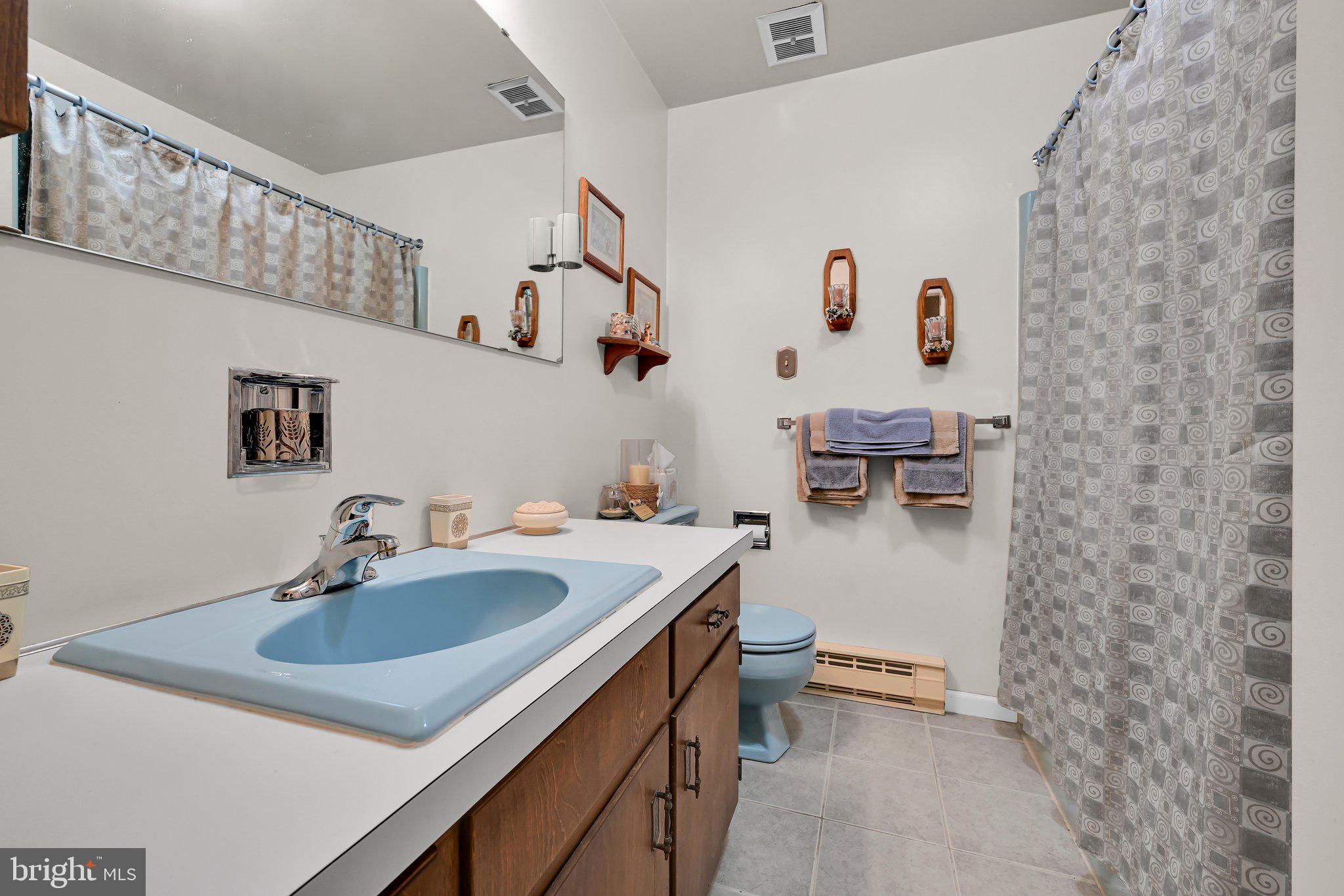 404 Hill Circle Reading, PA 19607 - Photo 16 of 34 Bathroom