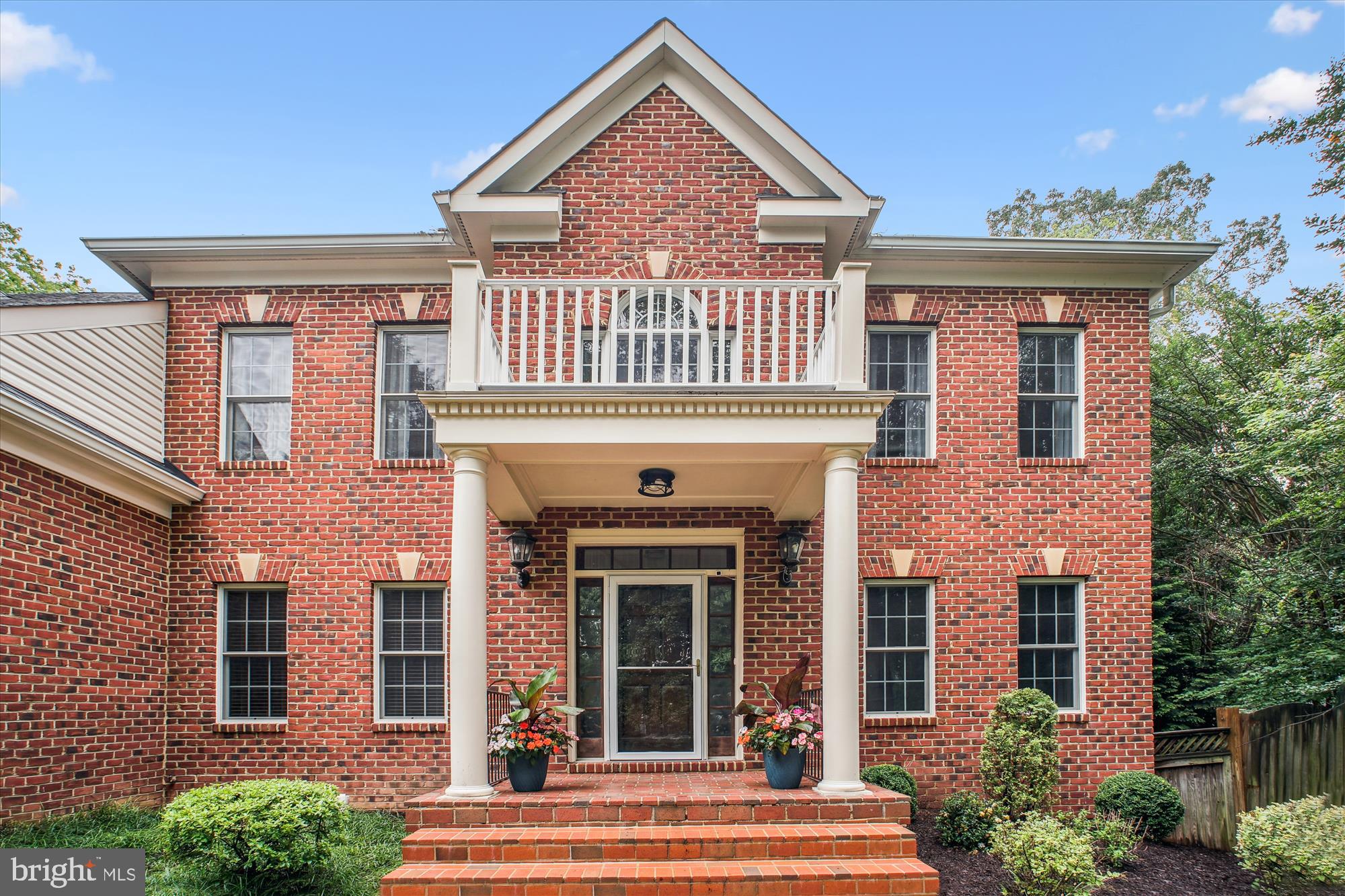 9745 Vale Road Vienna, VA 22181 - Photo 6 of 89 Gallery Image 6