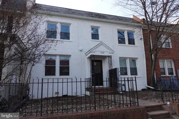 $1,950 | 1228 18th Street Northeast, Washington, DC 20002