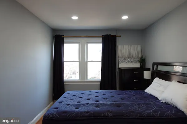 $1,950 | 1228 18th Street Northeast, Washington, DC 20002