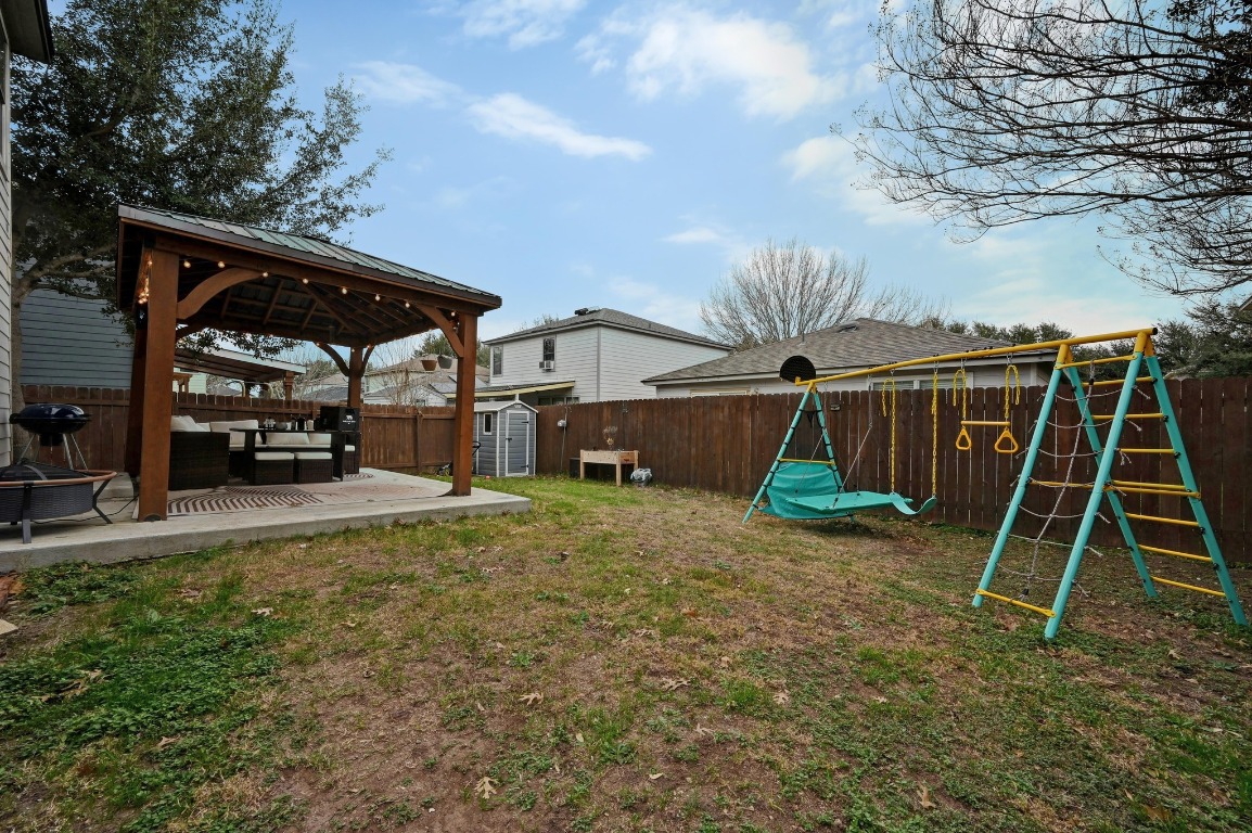 6624 Quinton Drive Austin, TX 78747 - Photo 24 of 25 a view of a backyard