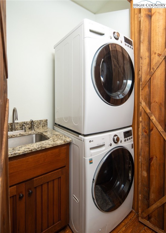 153 Stonecrop Lane Boone, NC 28607 - Photo 14 of 49 a utility room with sink dryer and washer