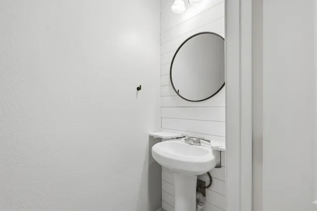 $2,200 | 606 Fairmont Drive, Georgetown, TX 78628