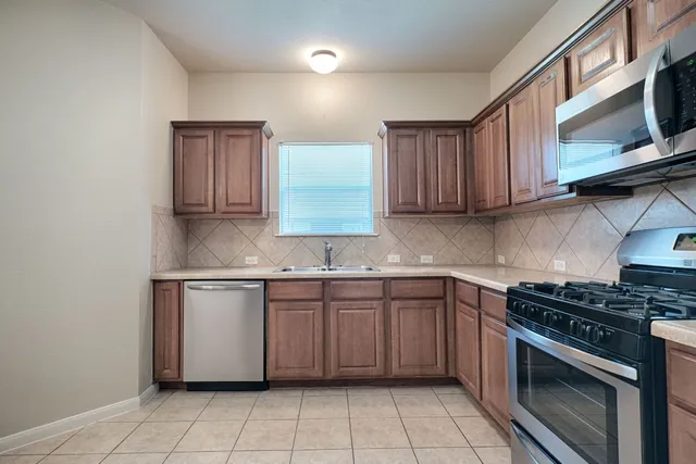 $2,200 | 606 Fairmont Drive, Georgetown, TX 78628
