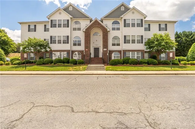 $169,900 | 4290 Cedarcroft Court, Unit 2A, Greensboro, NC 27409