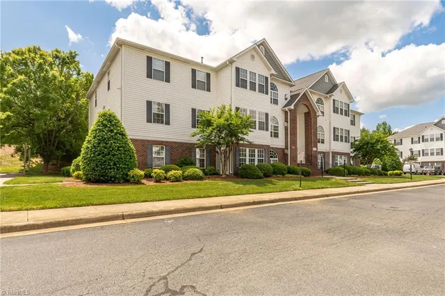 $169,900 | 4290 Cedarcroft Court, Unit 2A, Greensboro, NC 27409