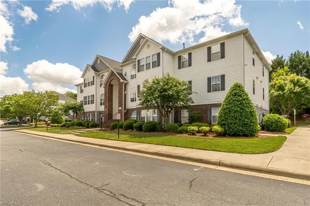 $169,900 | 4290 Cedarcroft Court, Unit 2A, Greensboro, NC 27409