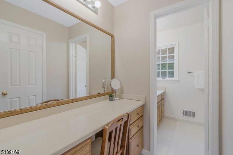 11 Hampton Court Bernards, NJ 07920 - Photo 19 of 30