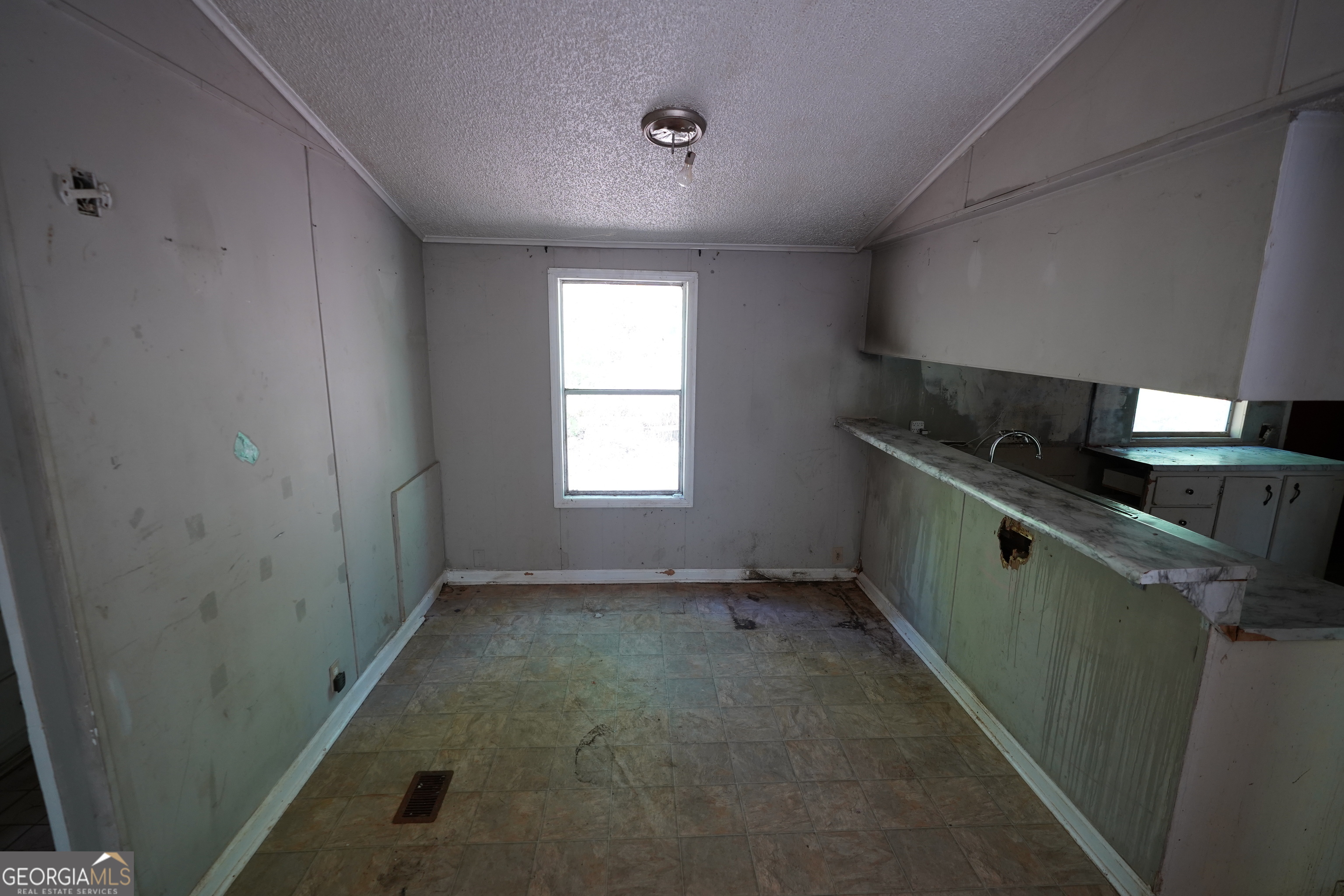 300 Jackson Road Cleveland, GA 30528 - Photo 8 of 39