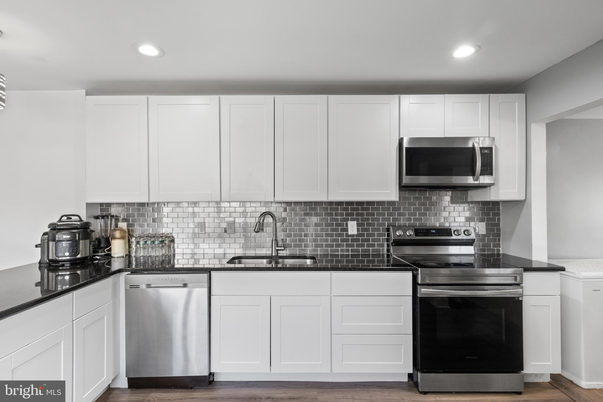 14 Martindale Drive Newark, DE 19713 - Photo 3 of 32