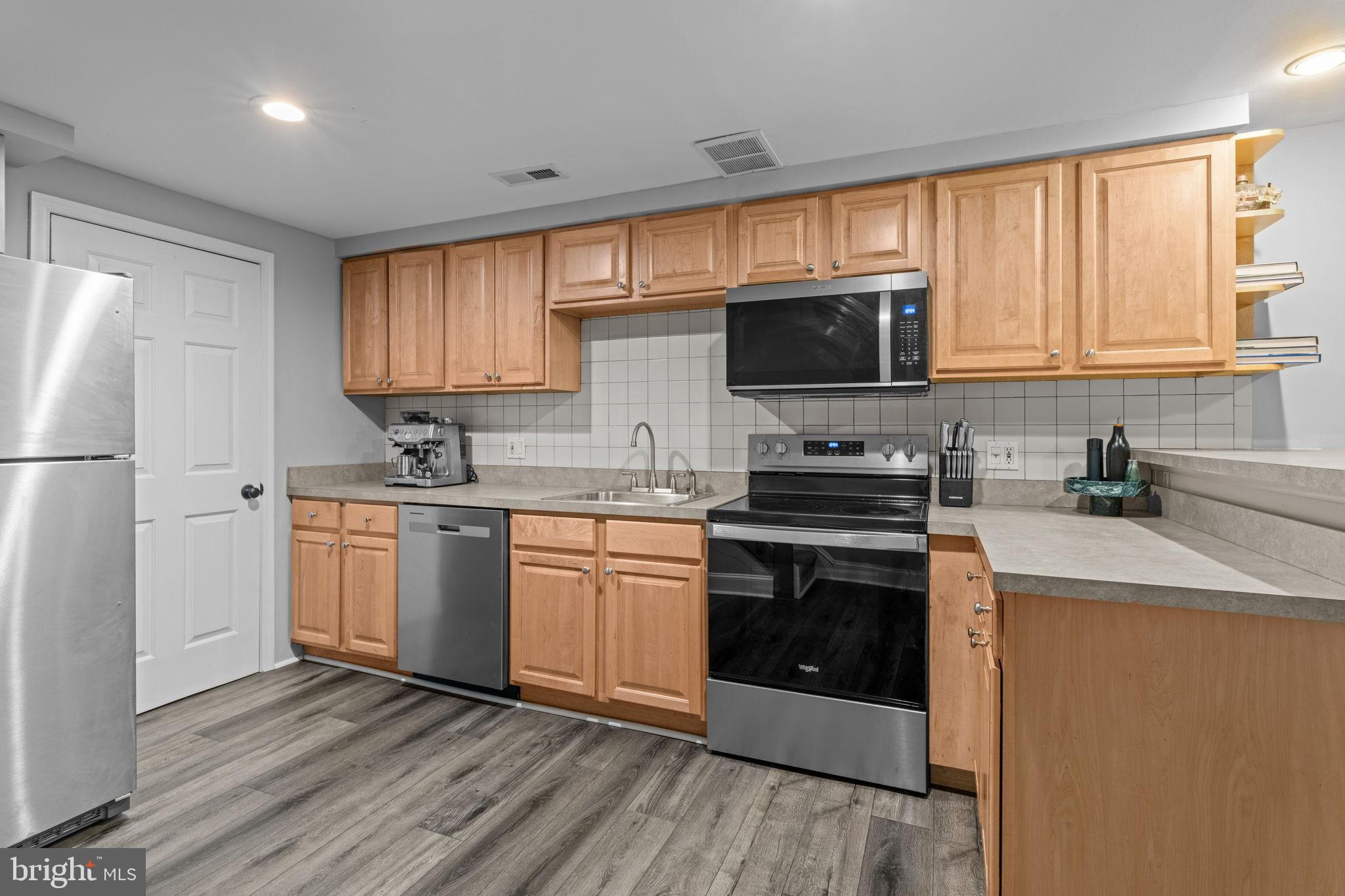 1714 Wallace Street, Unit 2 Philadelphia, PA 19130 - Photo 12 of 25