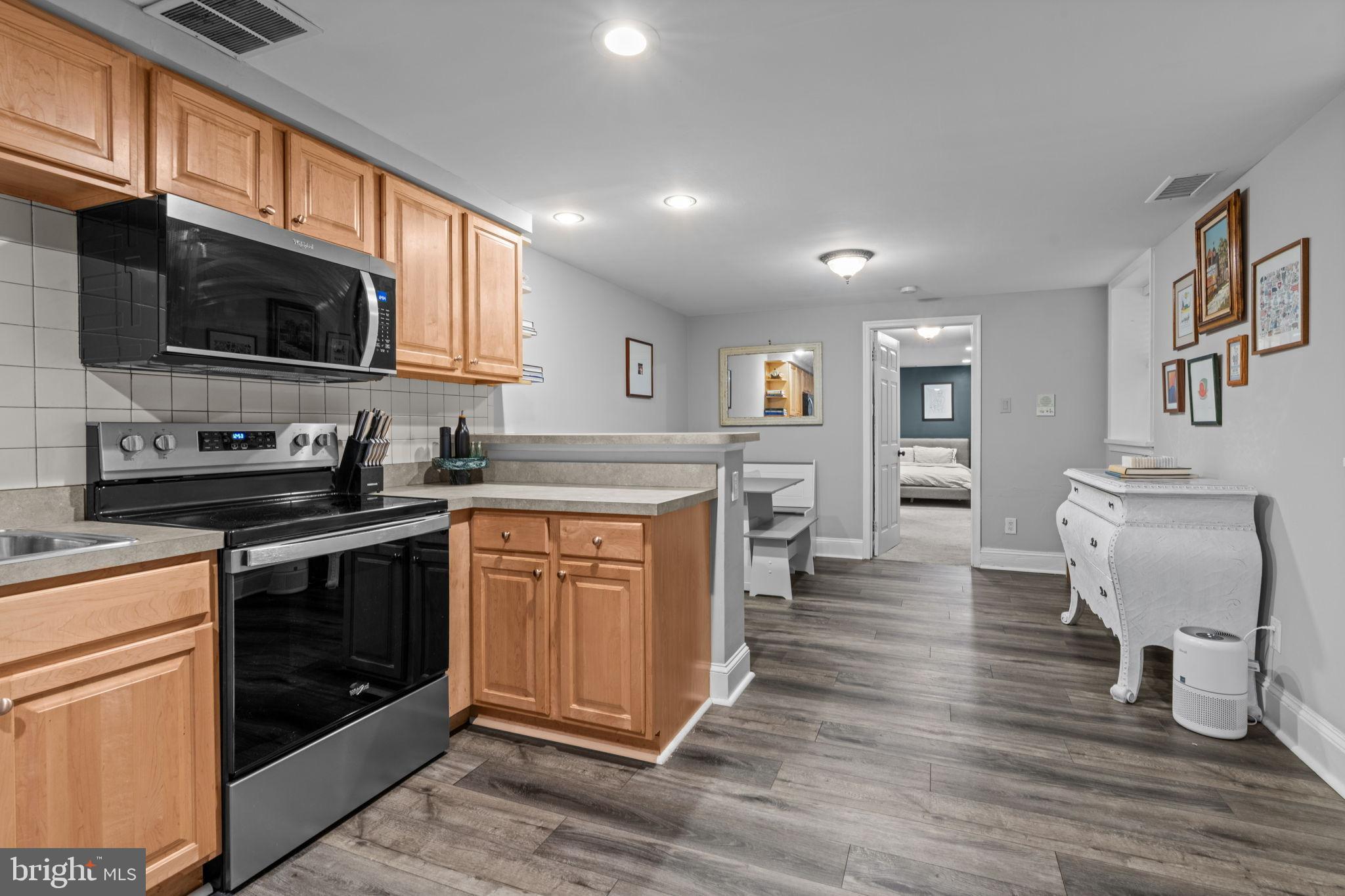 1714 Wallace Street, Unit 2 Philadelphia, PA 19130 - Photo 14 of 25