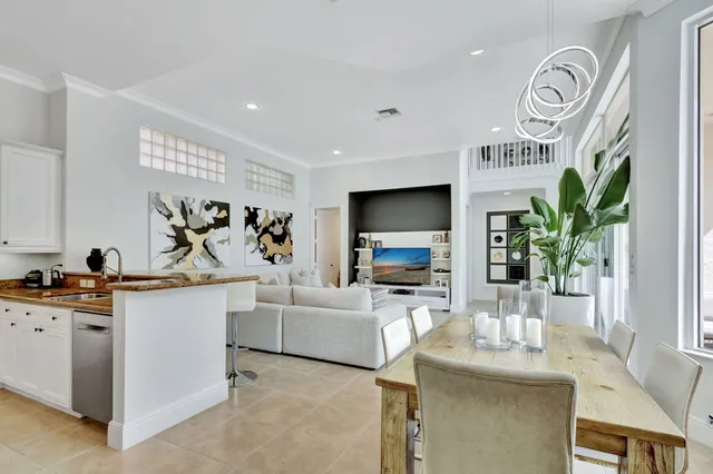 a view of a livingroom with furniture