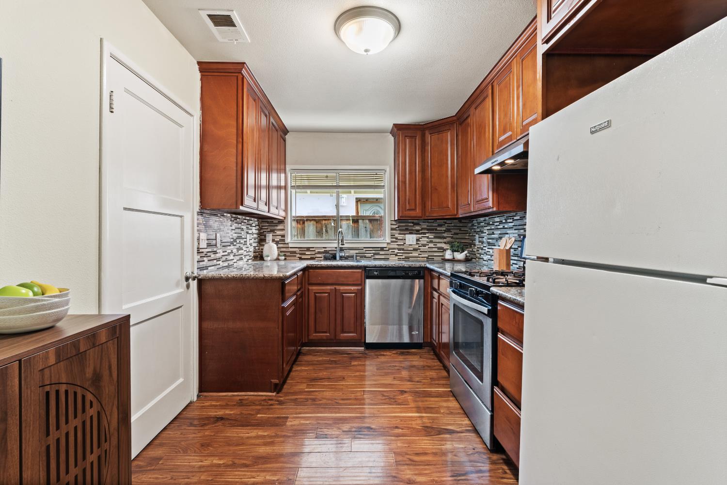 1444 77th Avenue Oakland, CA 94621 - Photo 6 of 15