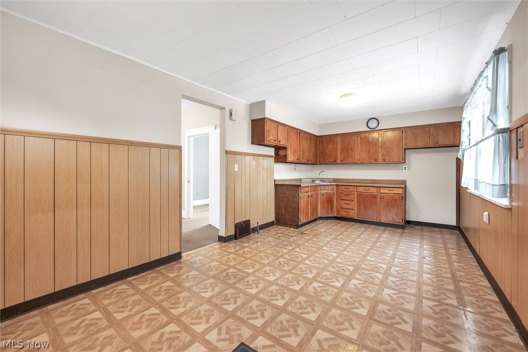 15256 Triskett Road Cleveland, OH 44111 - Photo 14 of 31 Gallery Image 14