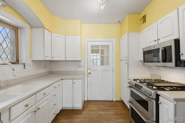 $299,000 | 72 Bellerive Acres, St. Louis, MO 63121