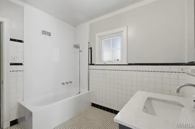 $299,000 | 72 Bellerive Acres, St. Louis, MO 63121