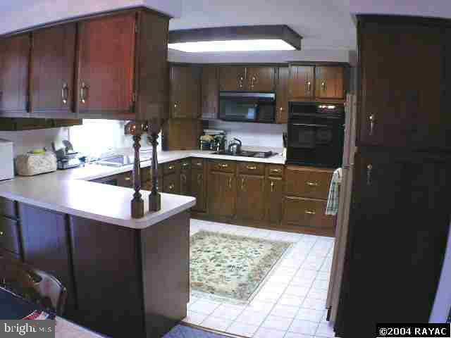 882 Clearmount Road York, PA 17403 - Photo 2 of 8 Gallery Image 2