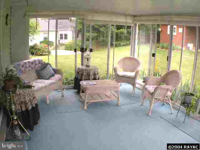 882 Clearmount Road York, PA 17403 - Photo 6 of 8 Gallery Image 6