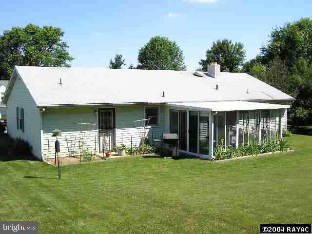 882 Clearmount Road York, PA 17403 - Photo 7 of 8 Gallery Image 7