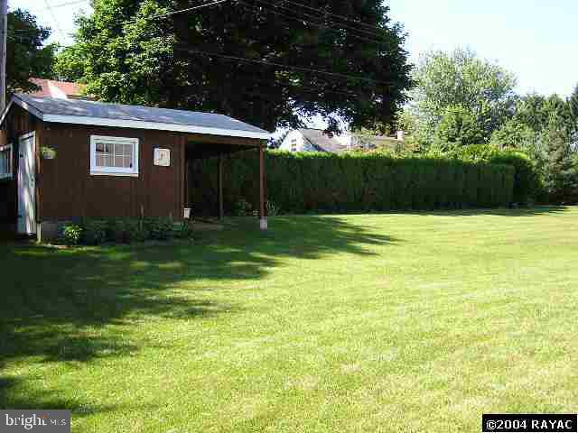 882 Clearmount Road York, PA 17403 - Photo 8 of 8 Gallery Image 8