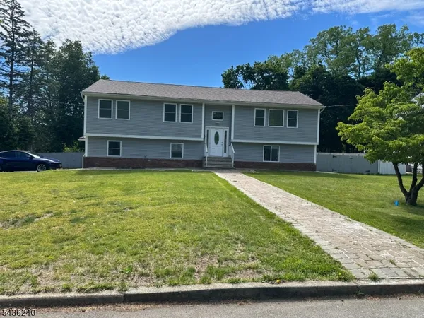 $4,750 | 2 Hastings Road, Morris Plains, NJ 07950