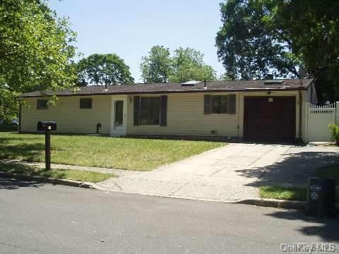 18 Coleridge Road Holbrook, NY 11741 - Photo 1 of 1 Gallery Image 1