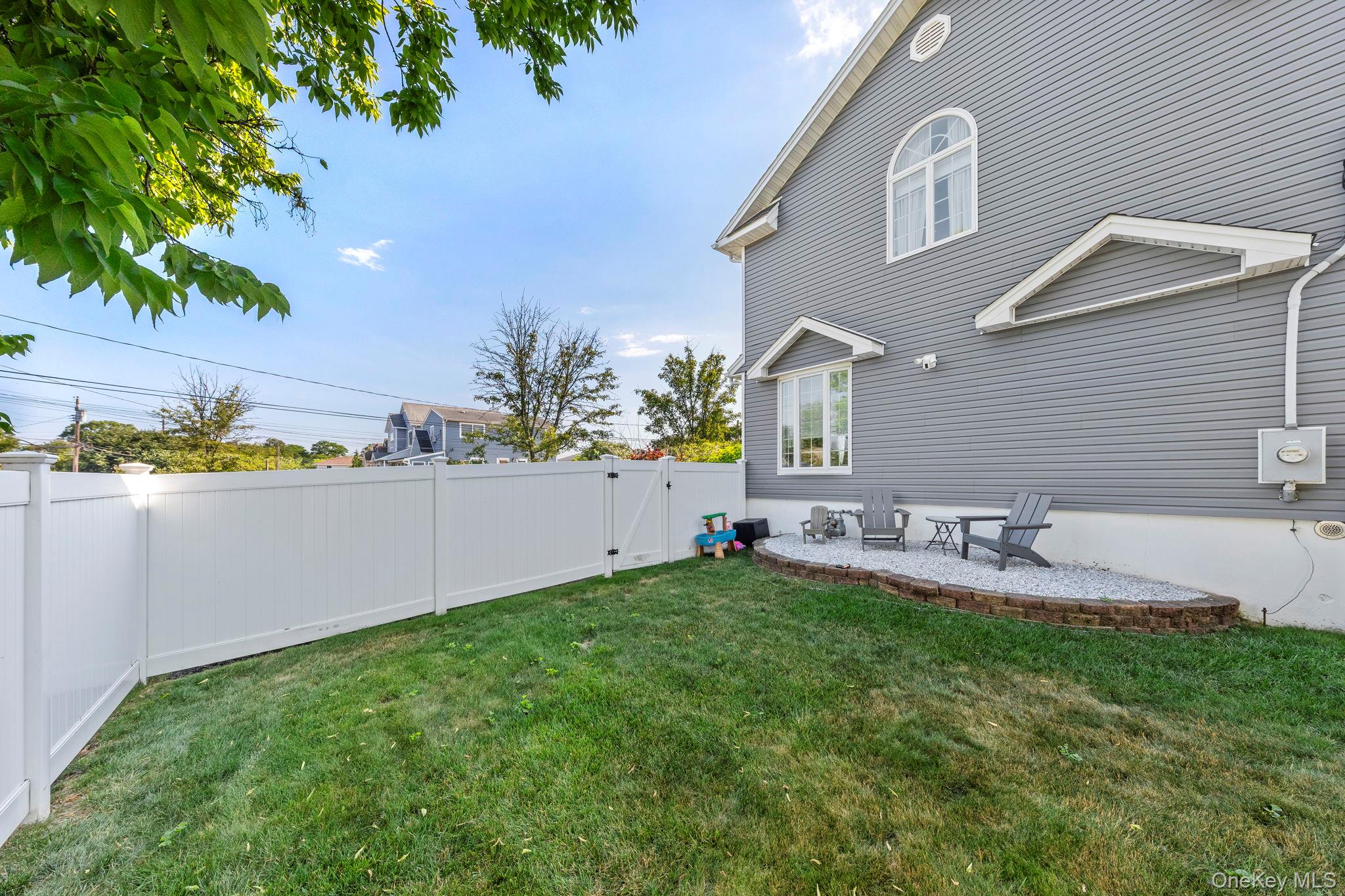 80 Central Boulevard Merrick, NY 11566 - Photo 30 of 31
