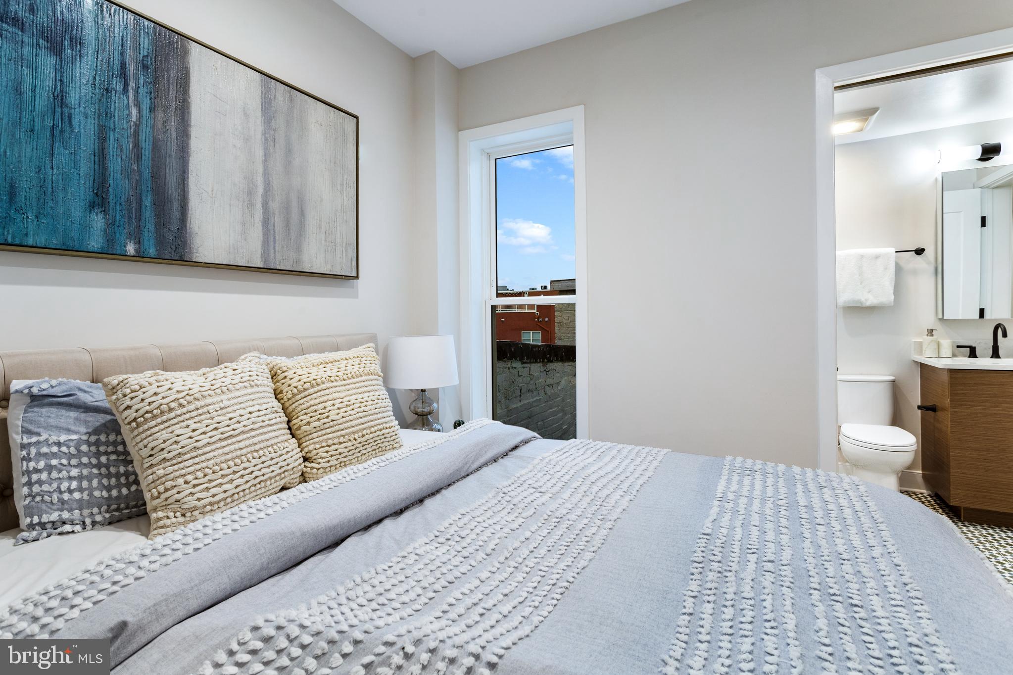1443 Girard Street Northwest, Unit 1 Washington, DC 20009 - Photo 18 of 27