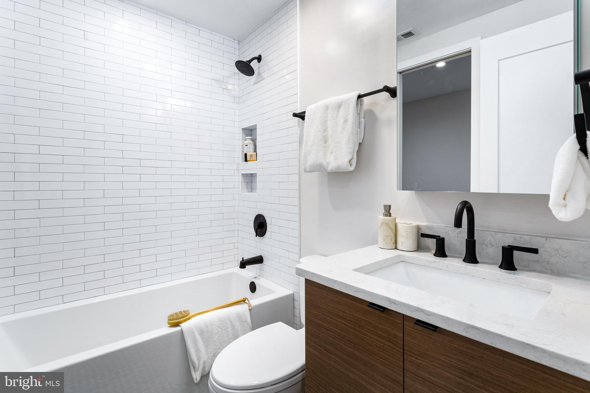 1443 Girard Street Northwest, Unit 1 Washington, DC 20009 - Photo 21 of 27