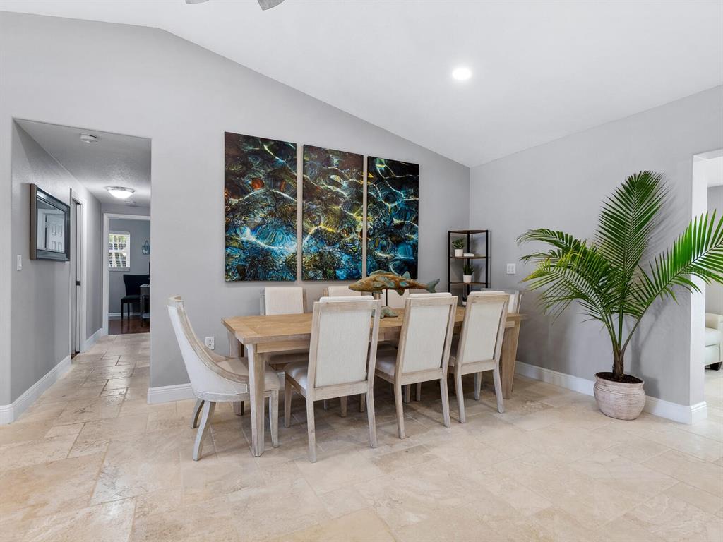 221 Lychee Road Nokomis, FL 34275 - Photo 15 of 73