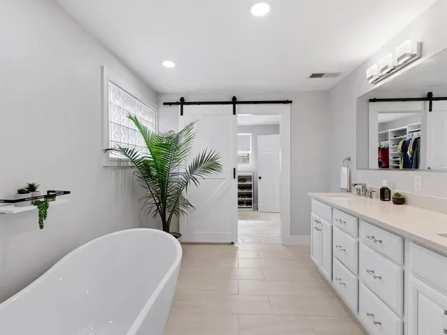 $1,750,000 | 221 Lychee Road, Nokomis, FL 34275