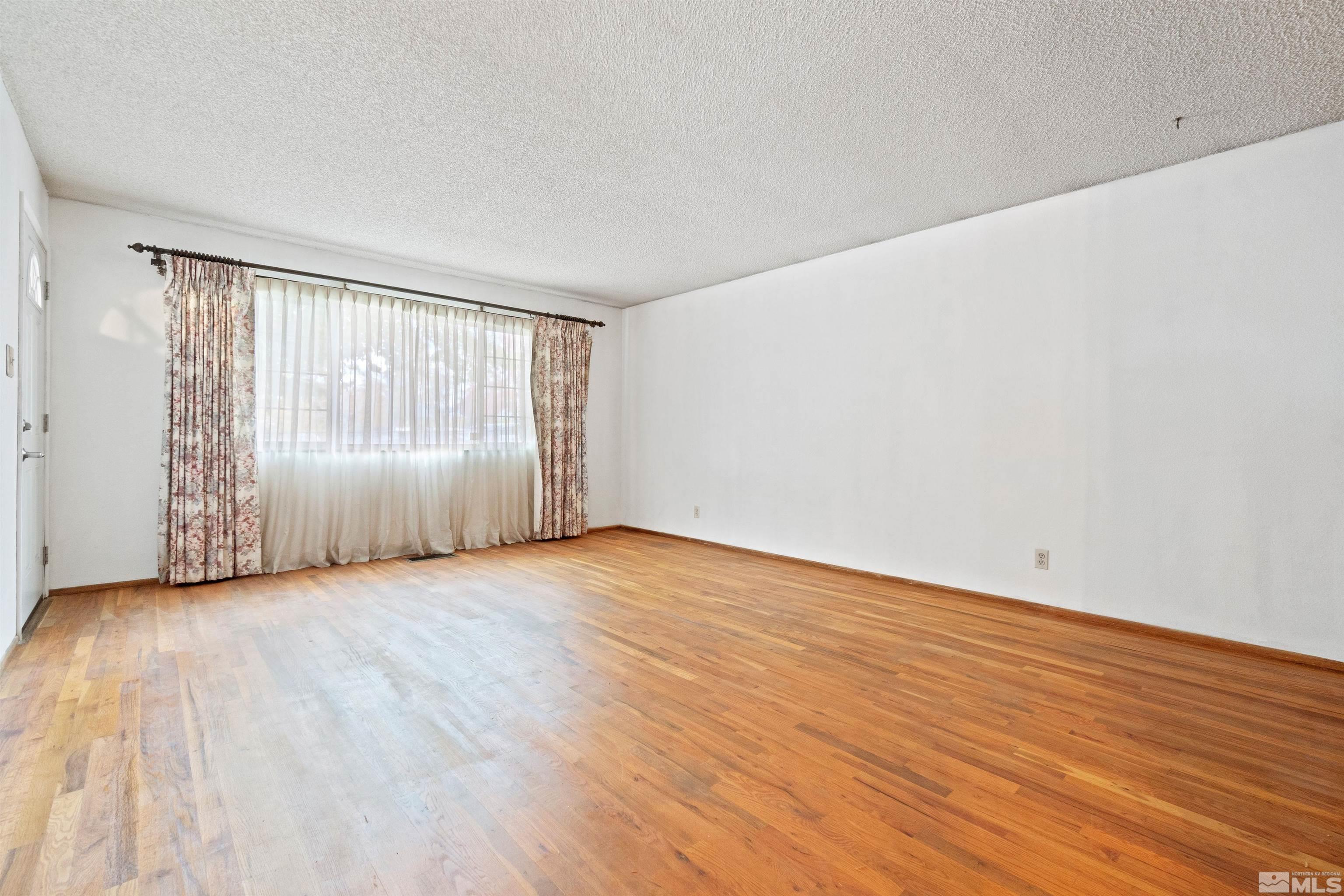 2501 Cannan Street Reno, NV 89512 - Photo 6 of 31 Photo 6