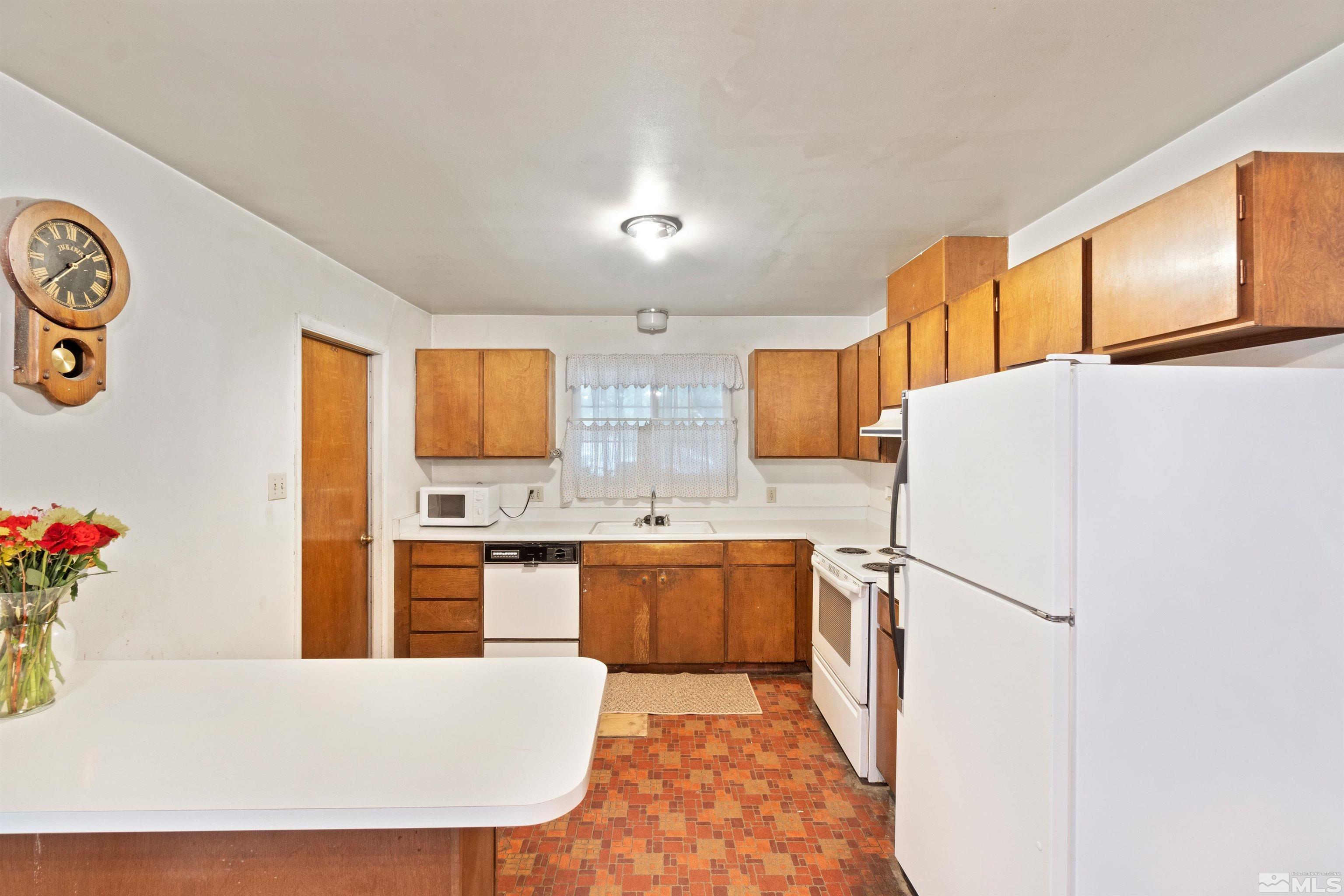 2501 Cannan Street Reno, NV 89512 - Photo 9 of 31 Photo 9