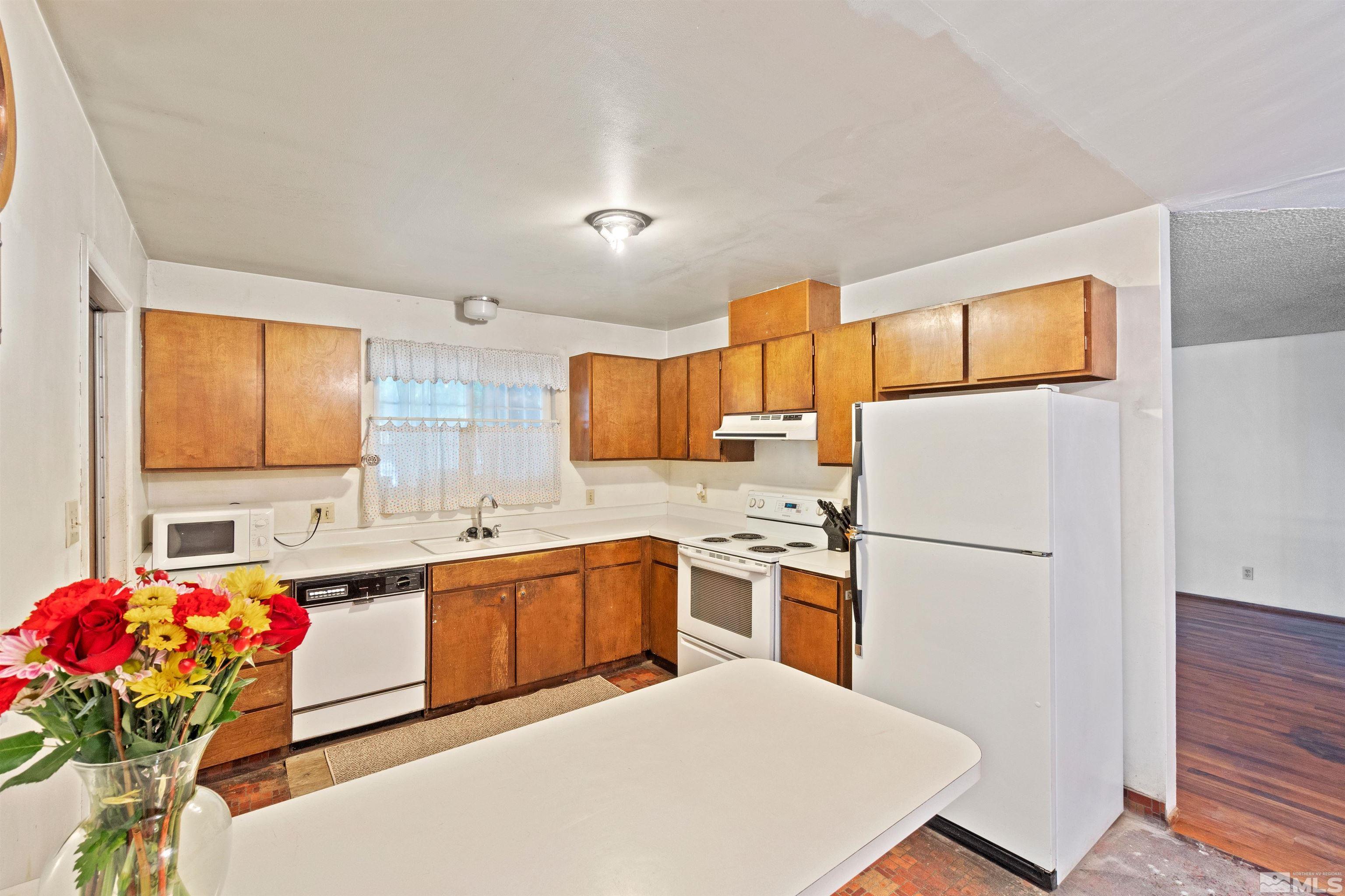 2501 Cannan Street Reno, NV 89512 - Photo 10 of 31 Photo 10