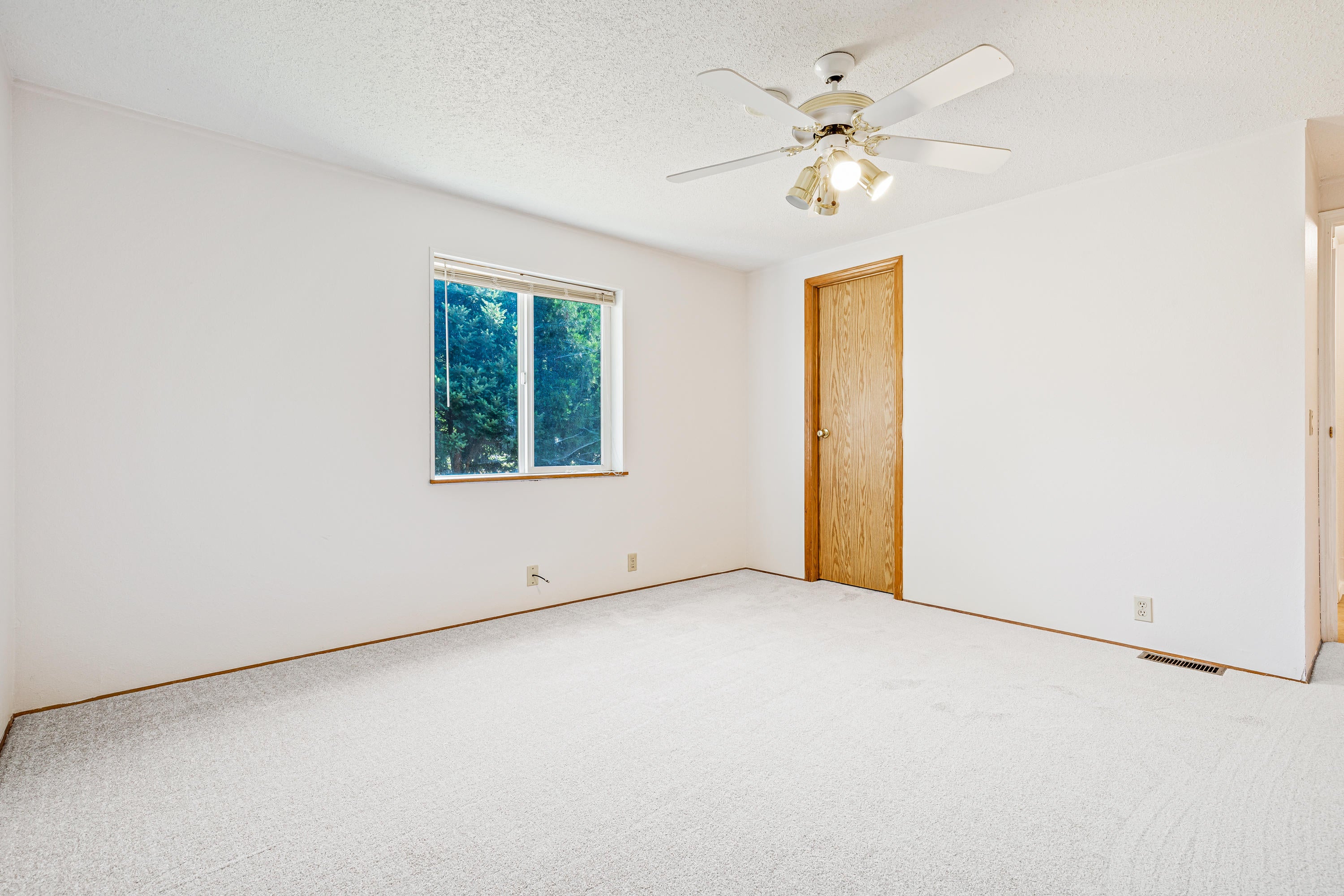 6745 North Applegate Road Grants Pass, OR 97527 - Photo 34 of 82 9R9A9366