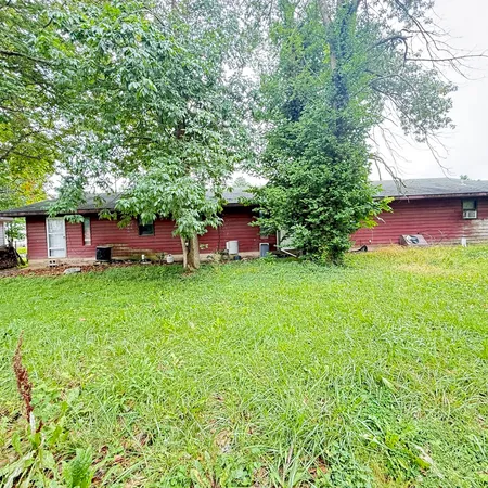 $115,000 | 110 West Clark Street, Harrisburg, IL 62946