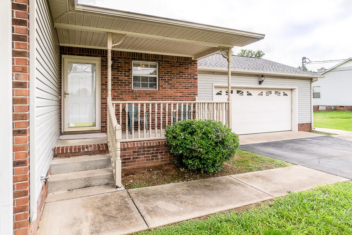 404 Rutherford Lane Columbia, TN 38401 - Photo 2 of 20 Welcome Home!