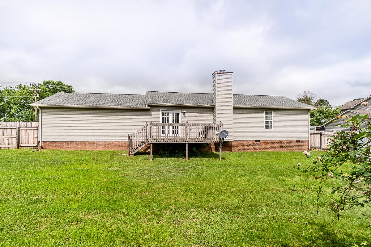 404 Rutherford Lane Columbia, TN 38401 - Photo 18 of 20 Large Privacy Fenced Backyard