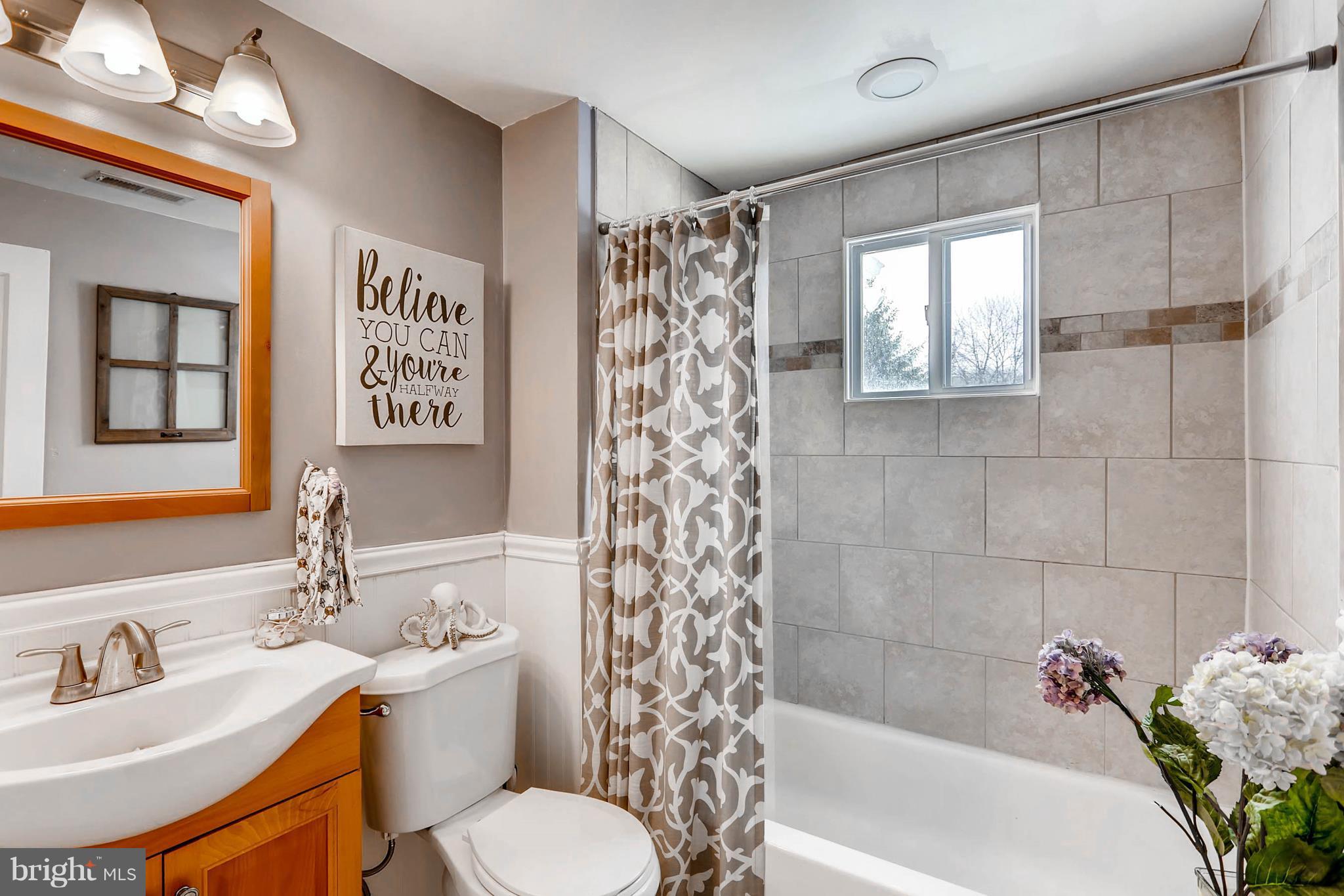 8645 Oakleigh Road Baltimore, MD 21234 - Photo 19 of 28 Main Level Bath w/ceramic tile